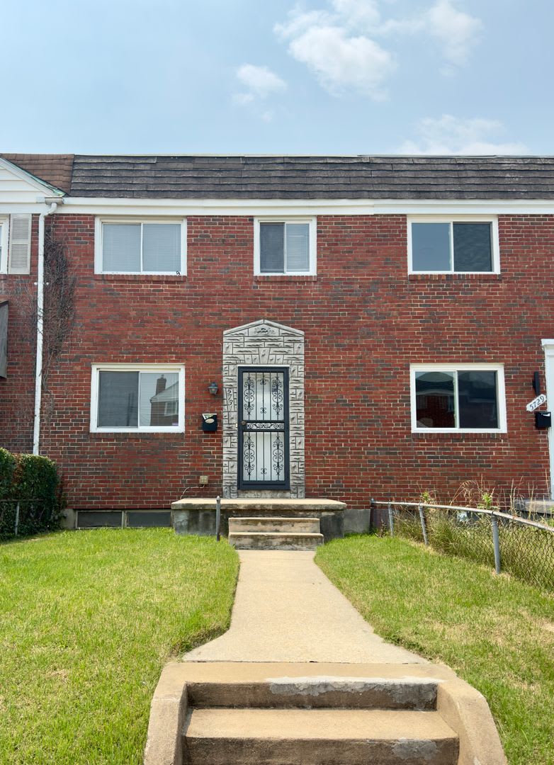 Charming 3 Bedroom/ 1.5 Bathroom Townhome in Frankford, MD! – photo 1
