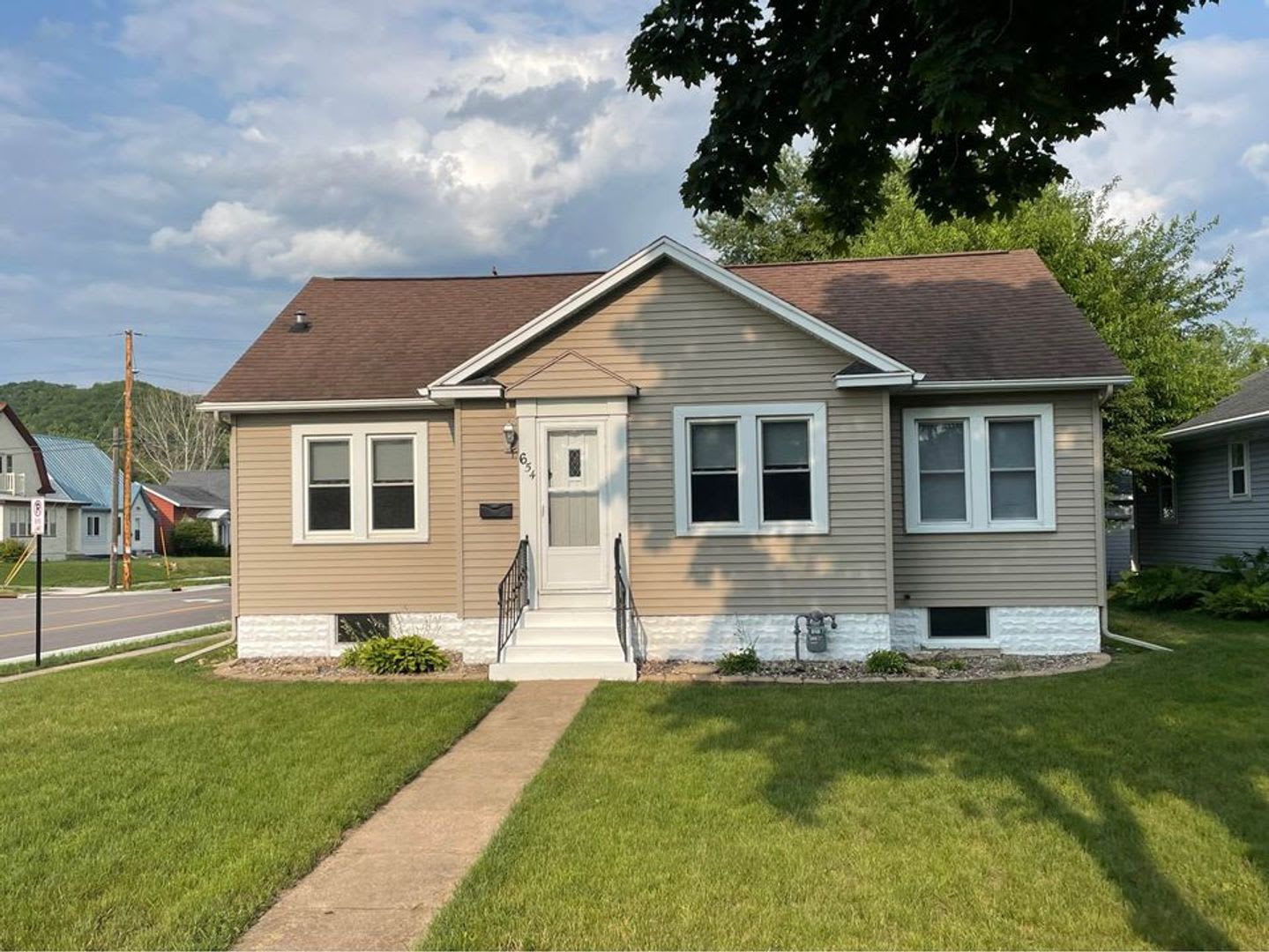 654 22Nd Street North – photo 1