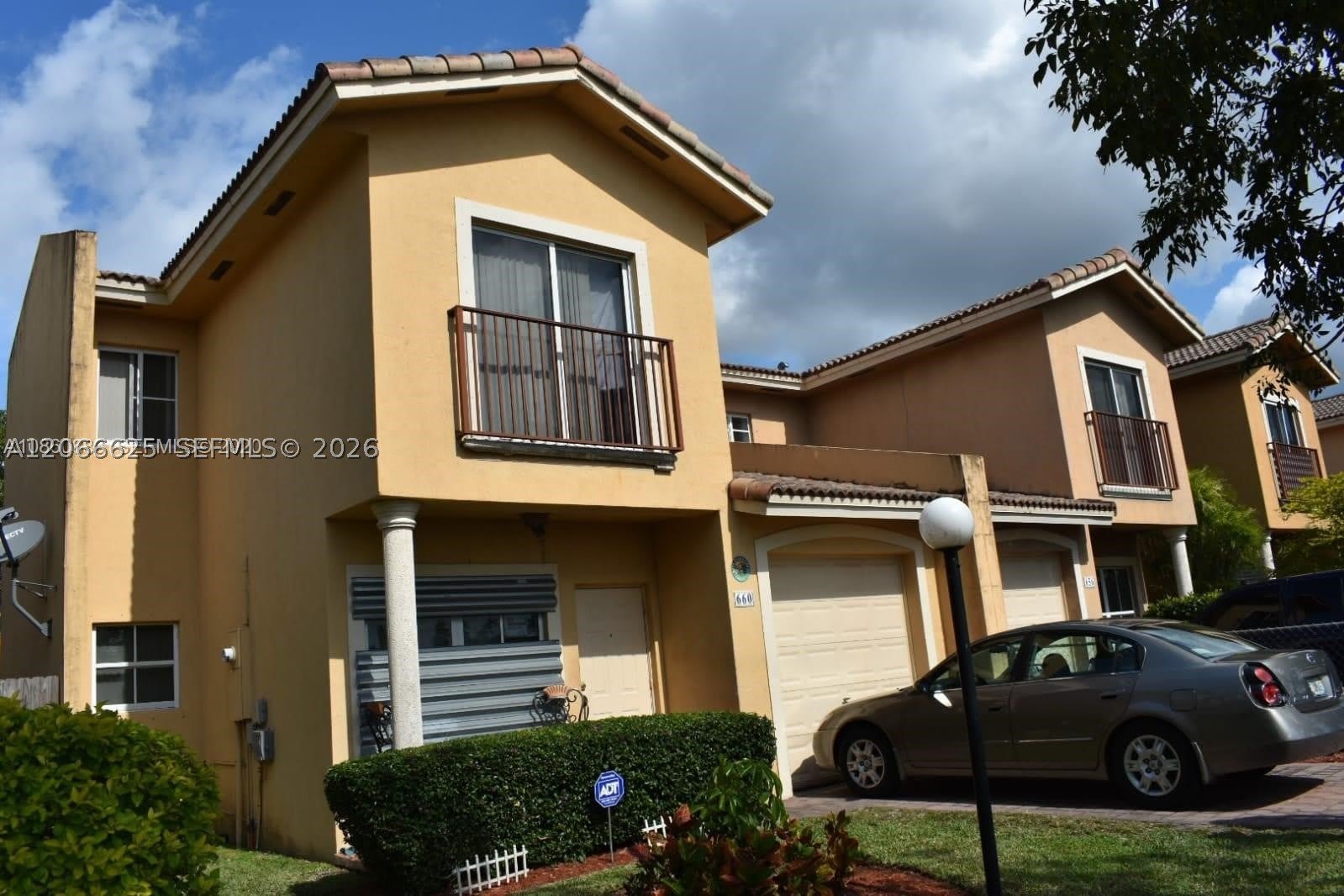 661 SW 10th st – photo 1