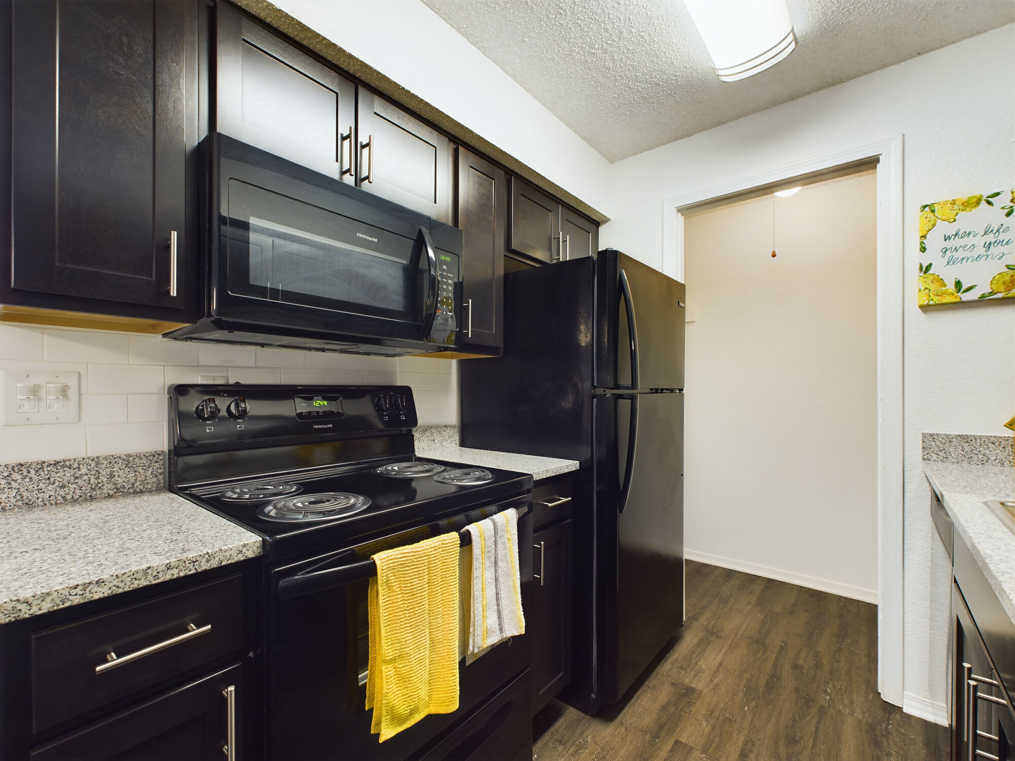 Raintree Apartments – photo 1