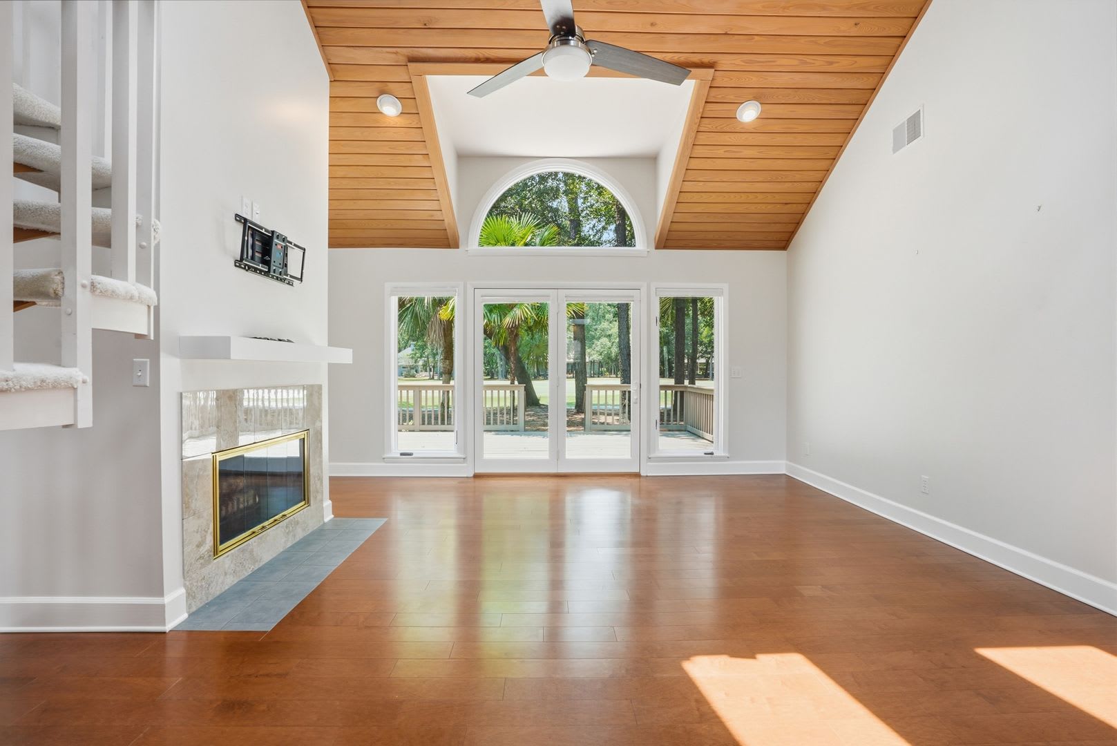 Enjoy Lowcountry living in this beautifully updated 3-Bed, 2-Bath home in Moss Creek! – photo 1