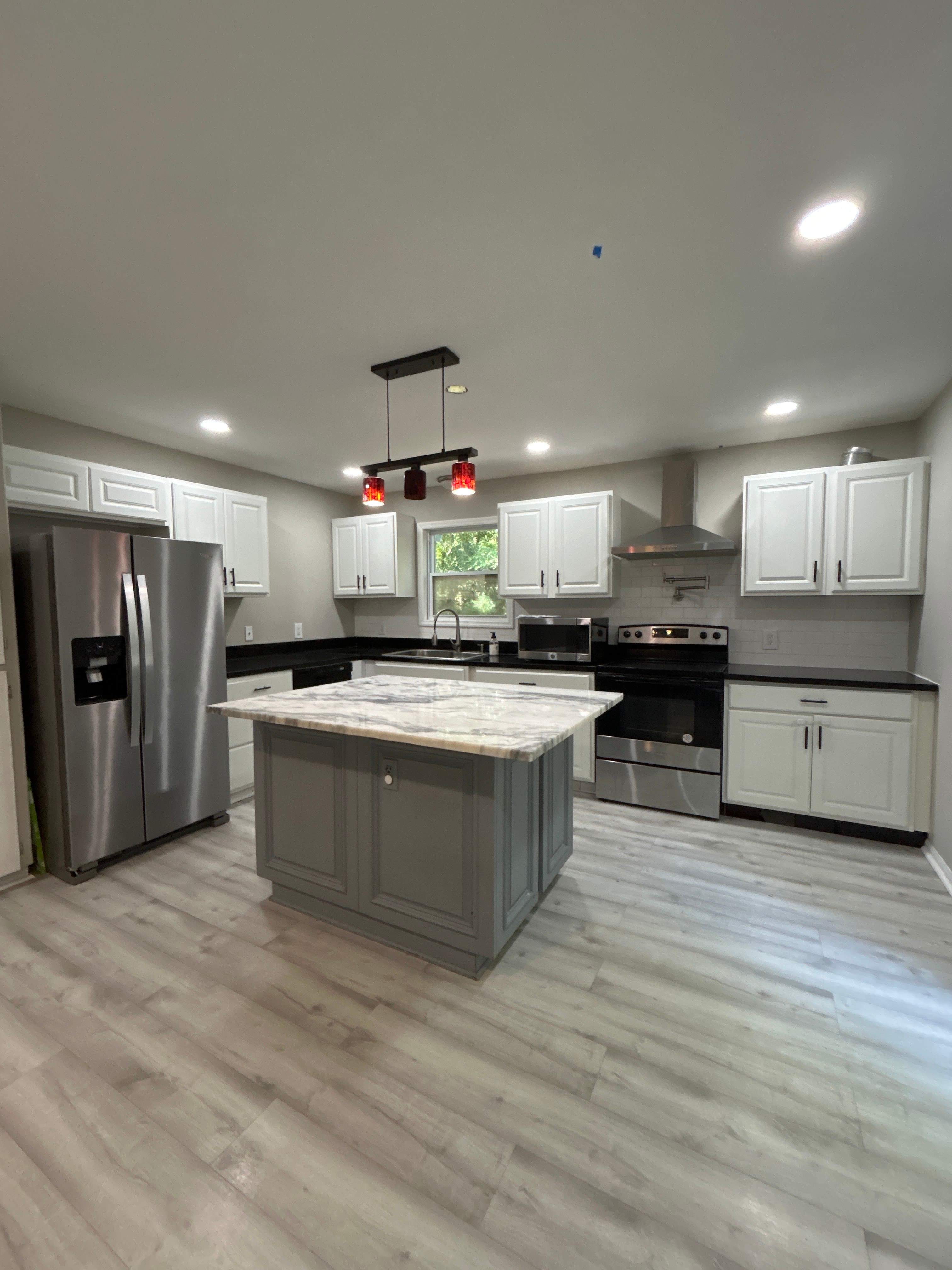 555 Glencove Dr – photo 1