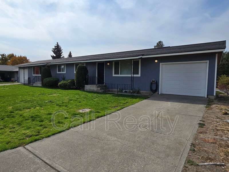 2116 S Fawn Dr – photo 1 of 15