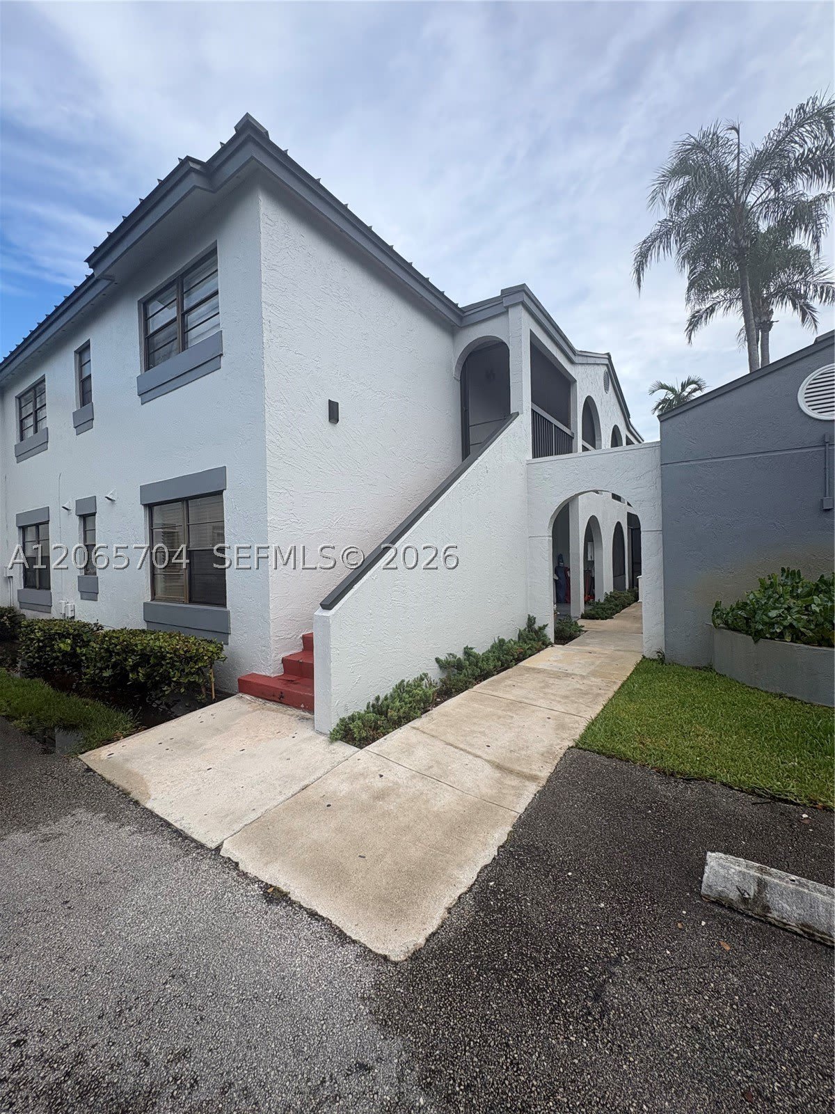 18236 Mediterranean Blvd – photo 1