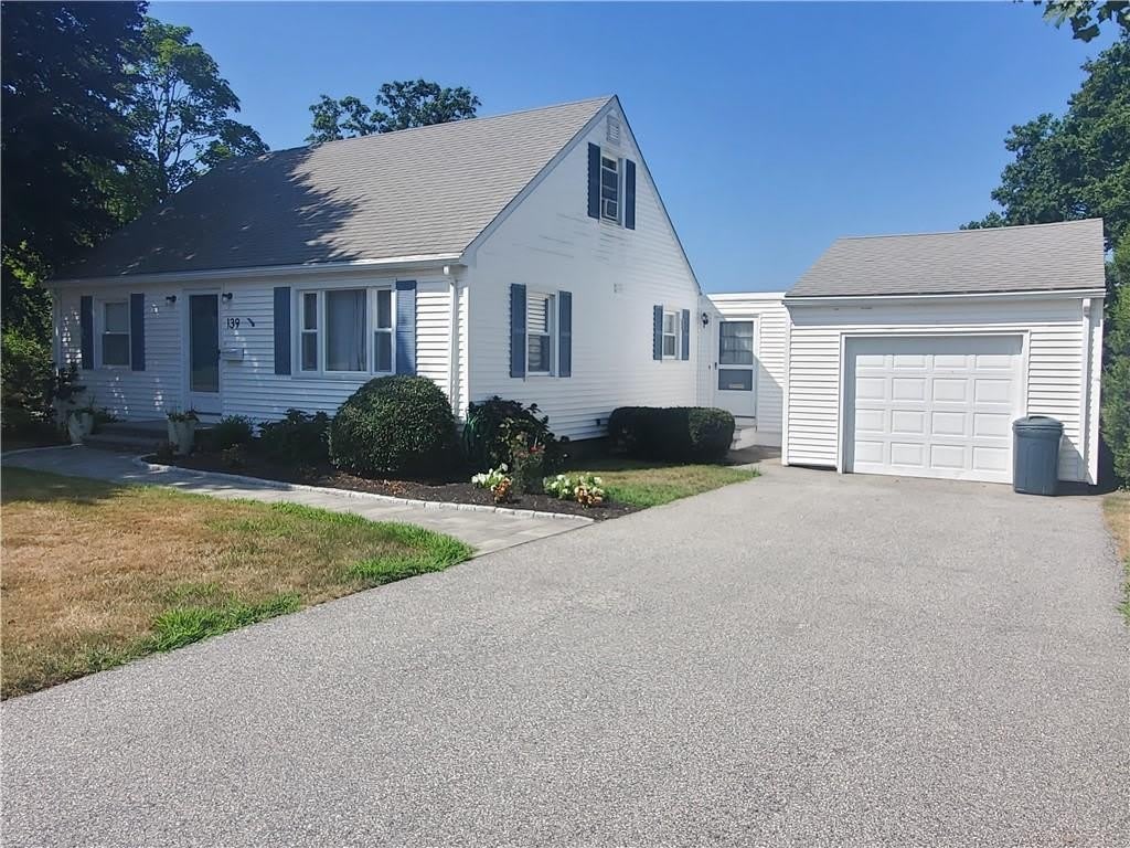 139 Coggeshall Avenue – photo 1