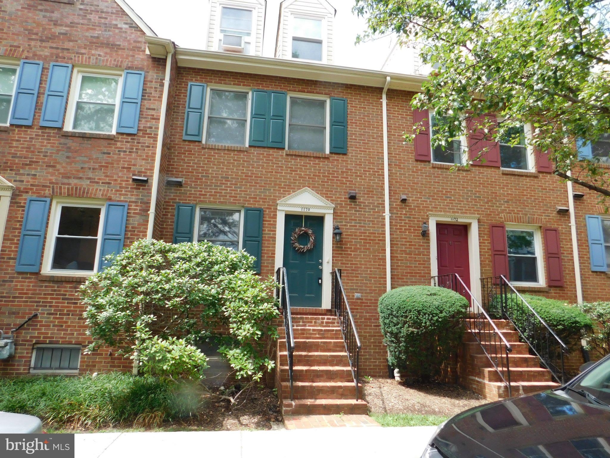 1170 N VERMONT Street – photo 1 of 19