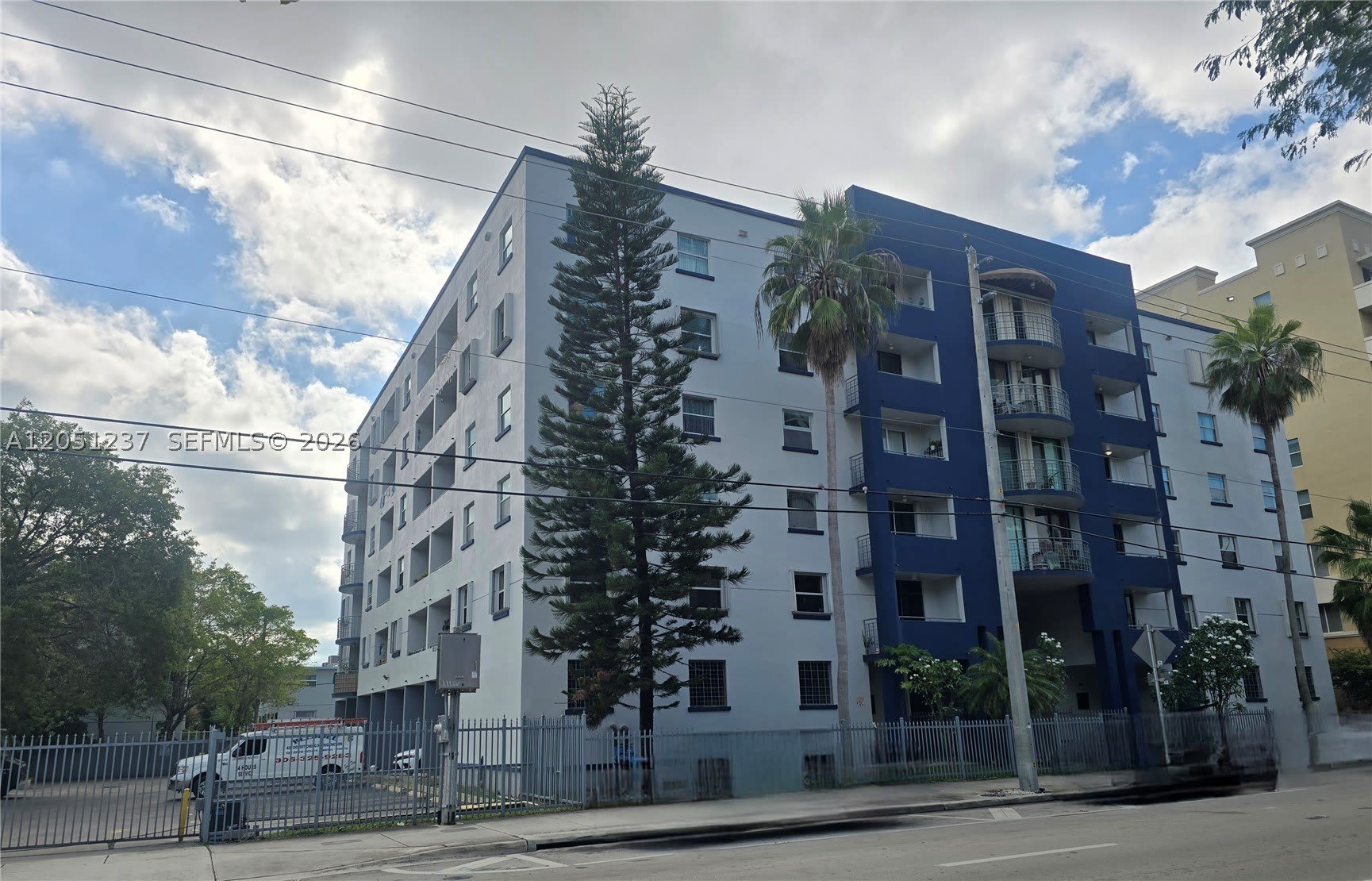 546 SW 1st ST – photo 1