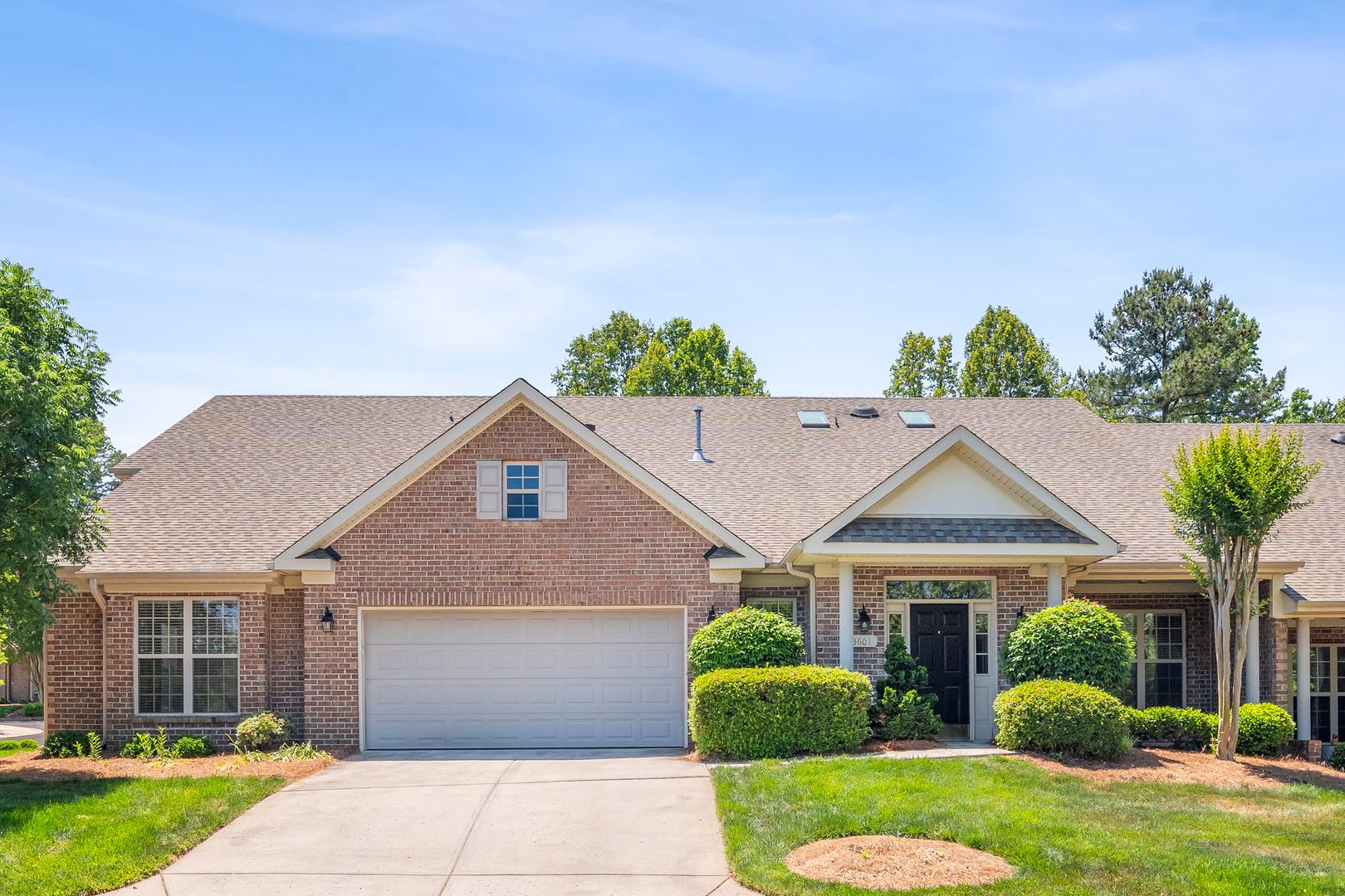 NW Brick Townhome, Granite Counter-Tops, Wood Floors, FP, Garage! – photo 1