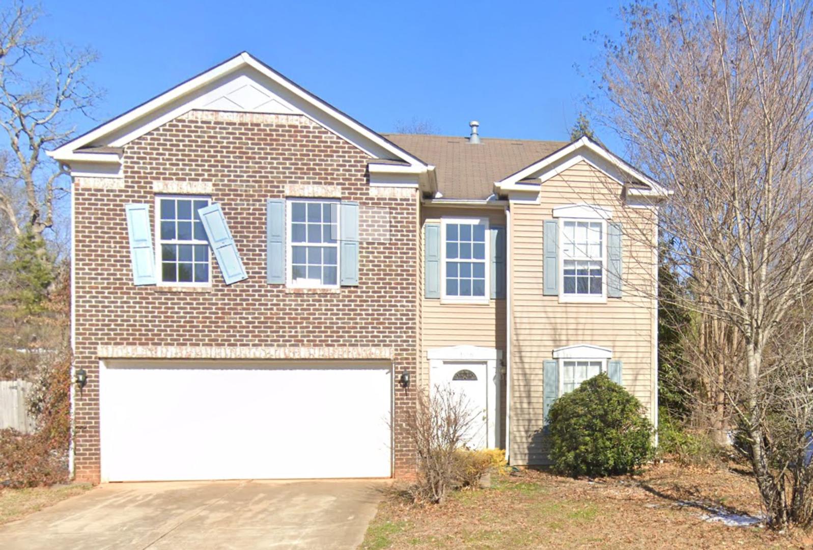 Room in 4 Bedroom Home at Matthew Allen Cir