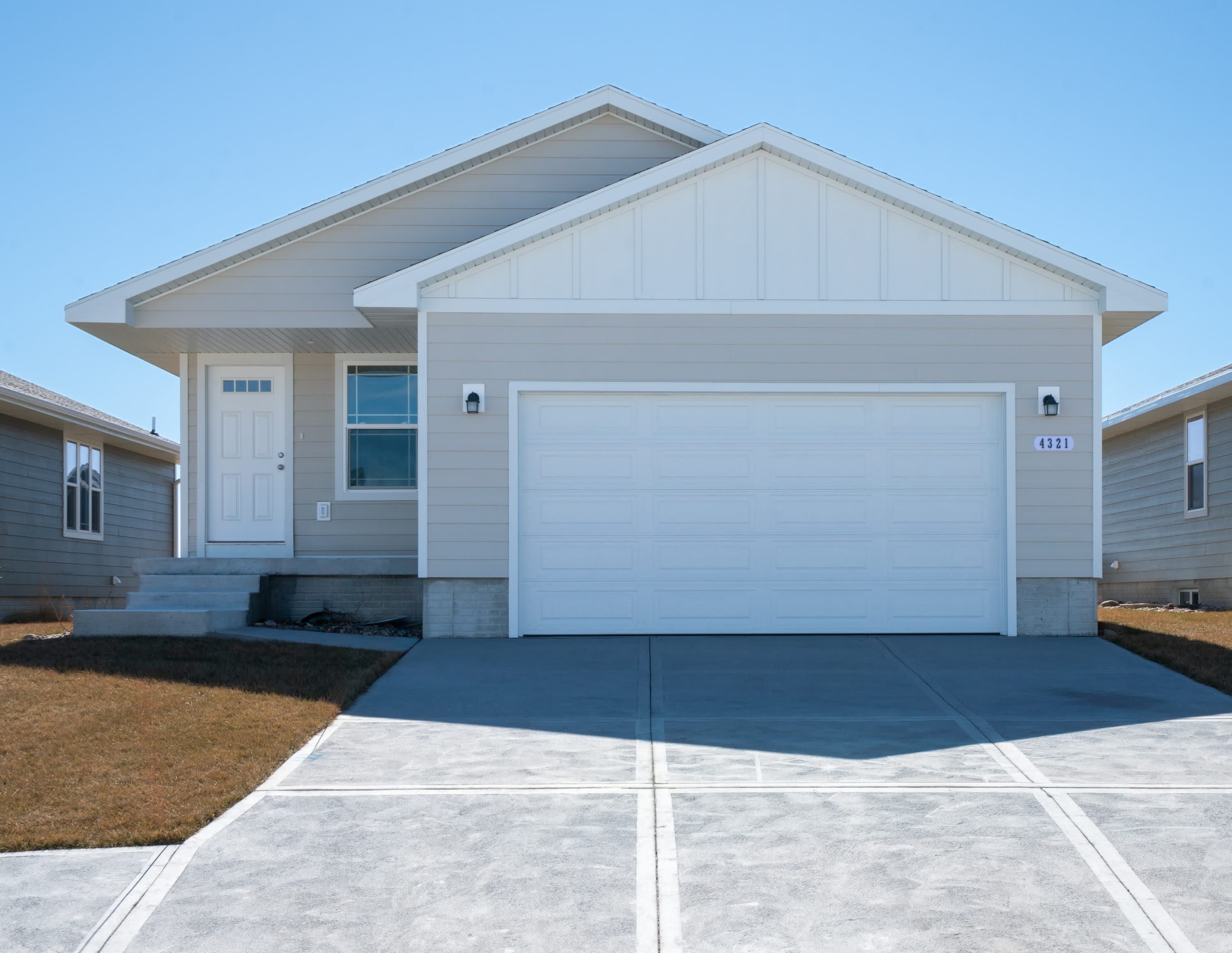 4321 Dawn Street – photo 1