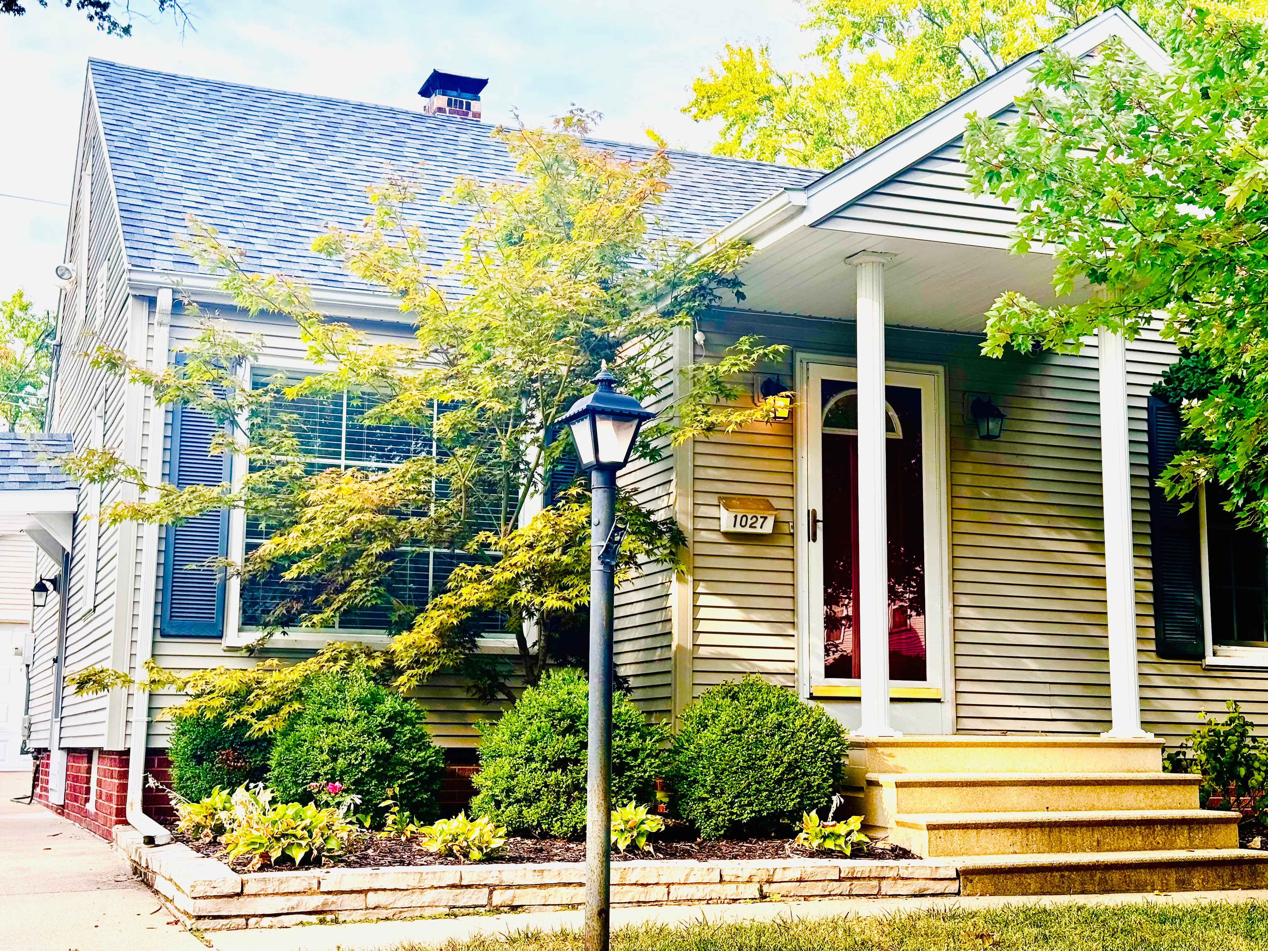1027 E Elmhurst Ave – photo 1