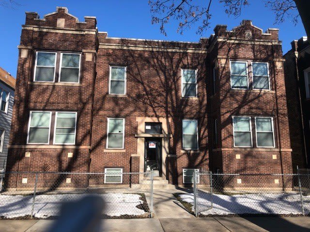 3340 W Berteau Avenue – photo 1