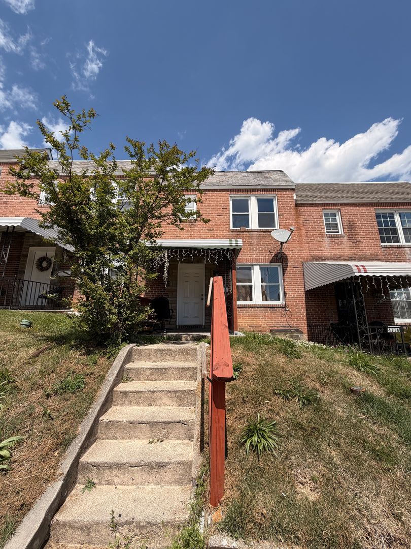 Century Rd AVAILABLE NOW!! – photo 1