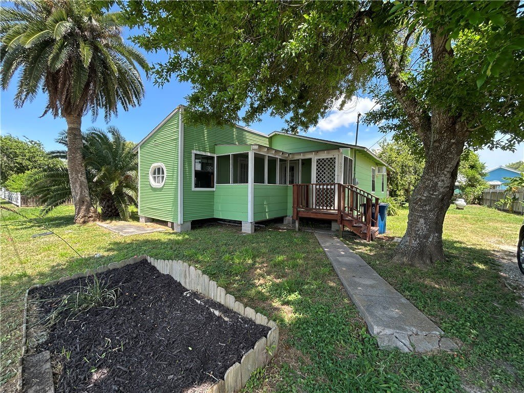522 1st Street – photo 1 of 18