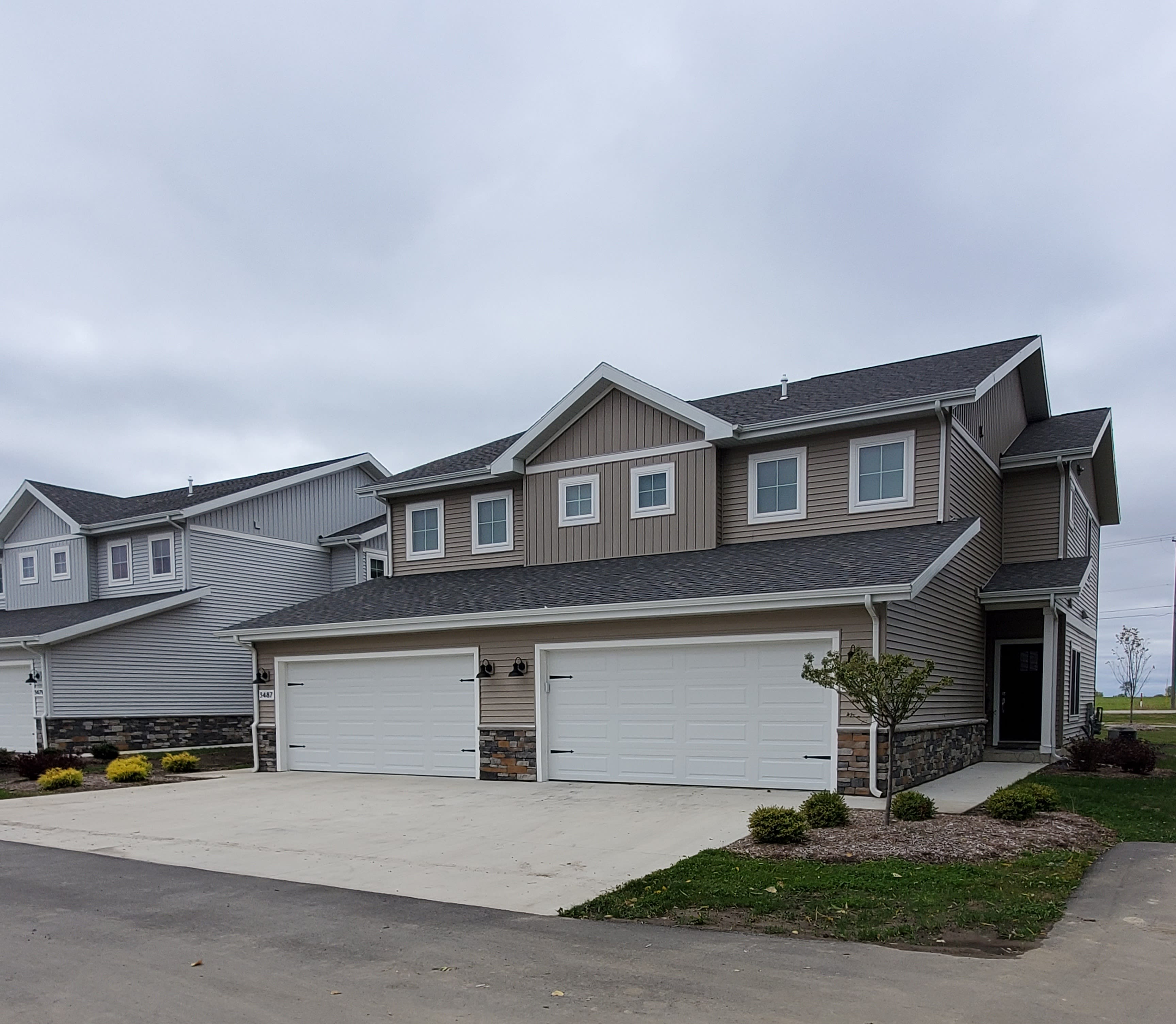 3442 Nina Ave – photo 1 of 18