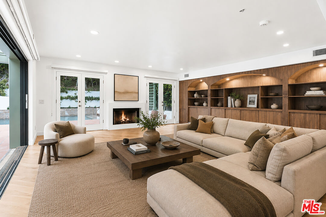 1200 North Doheny Drive – photo 1