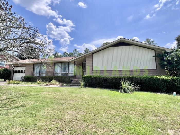 2905 Prestwick Circle – photo 1 of 39