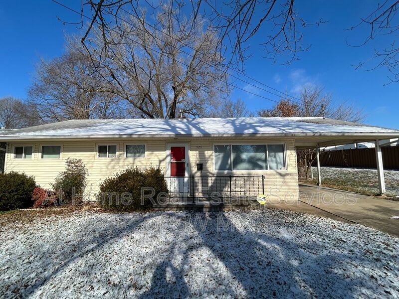 525 W Normal – photo 1