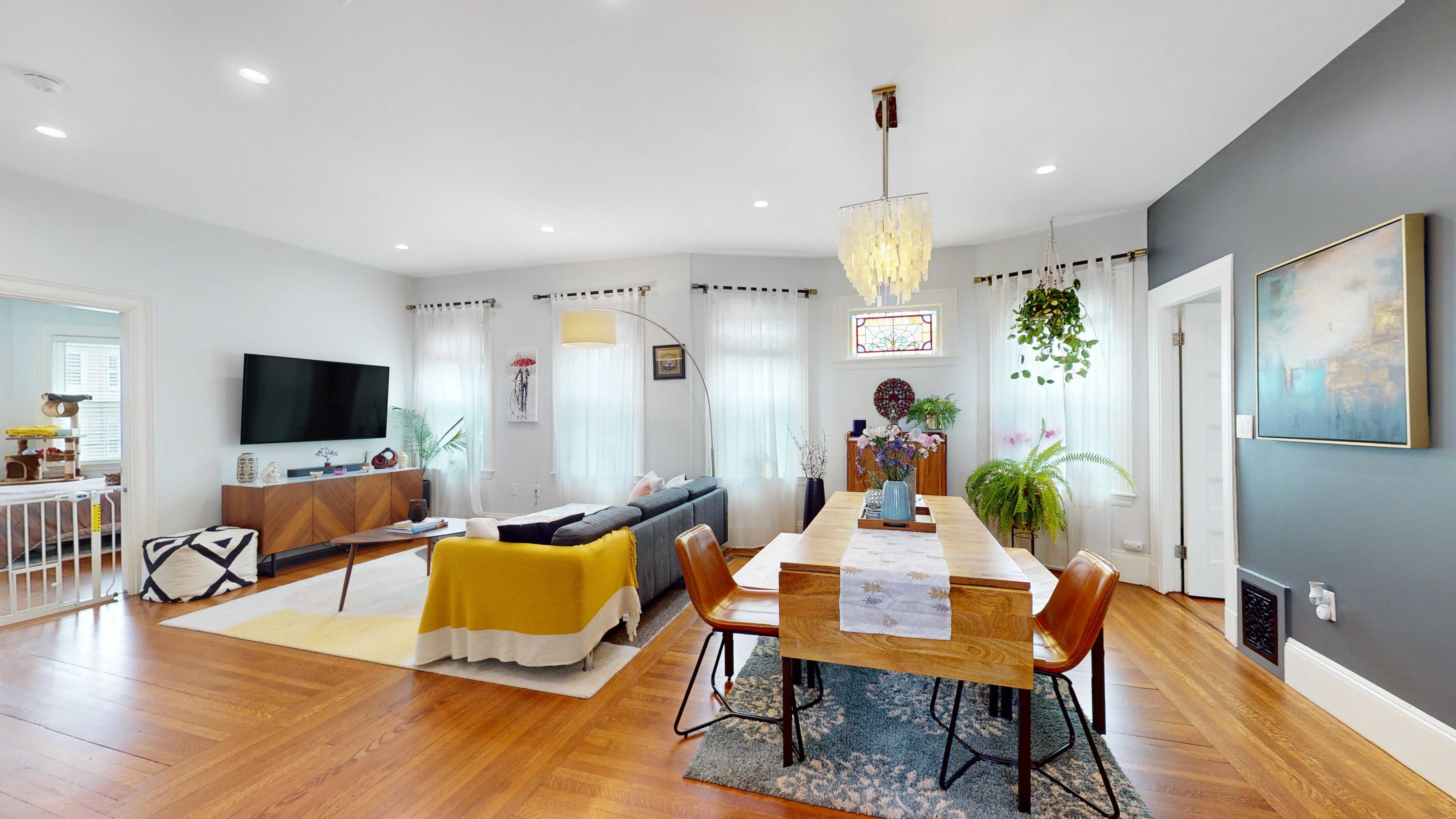 301 Chestnut Avenue – photo 1