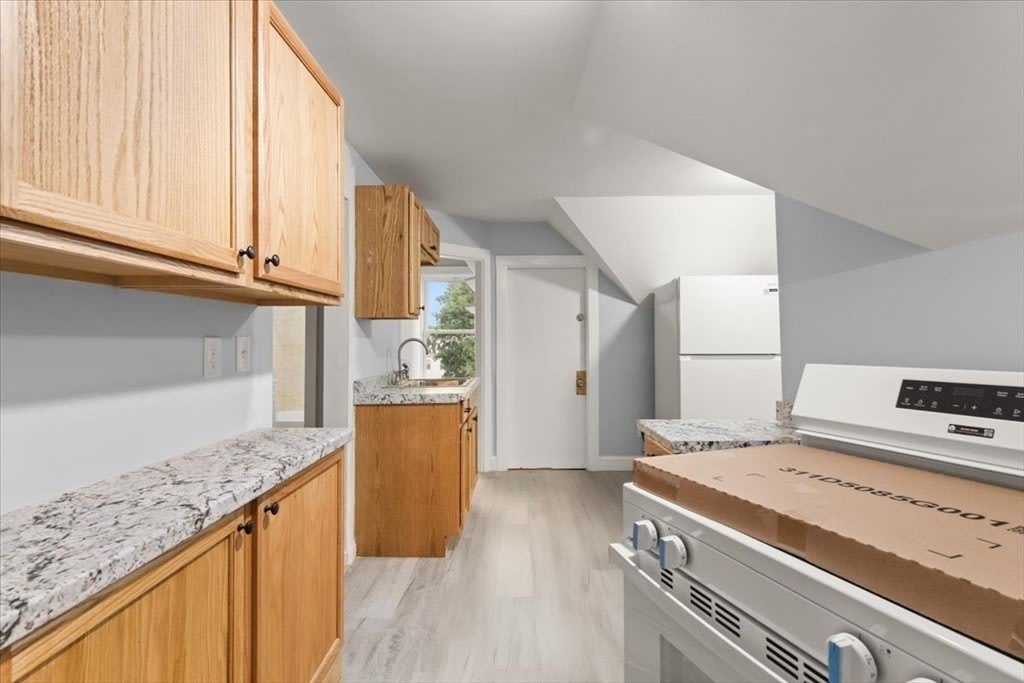 60 Calmar Street – photo 1 of 12