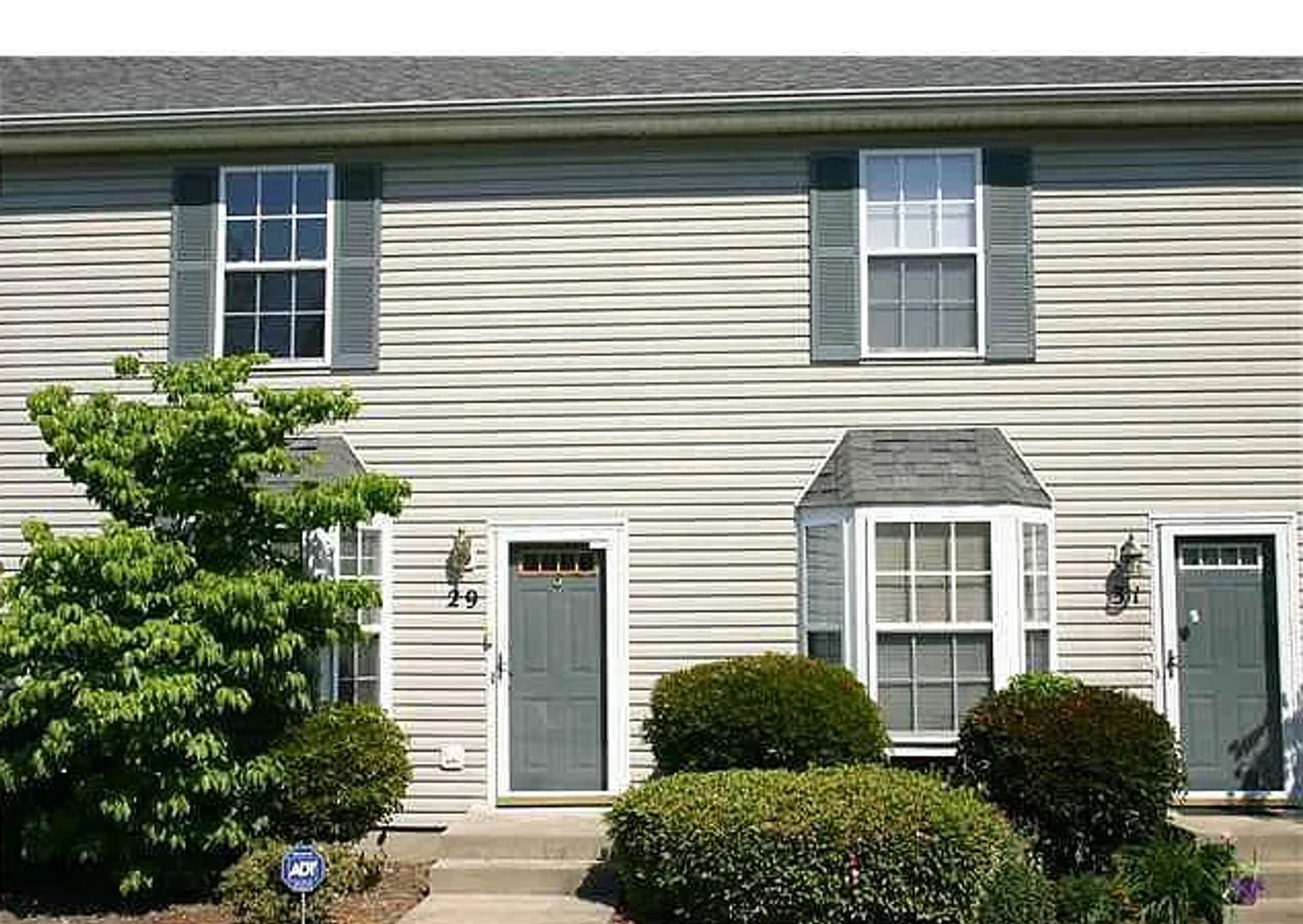 Coming soon! 2 Beds 1 Bath! – photo 1