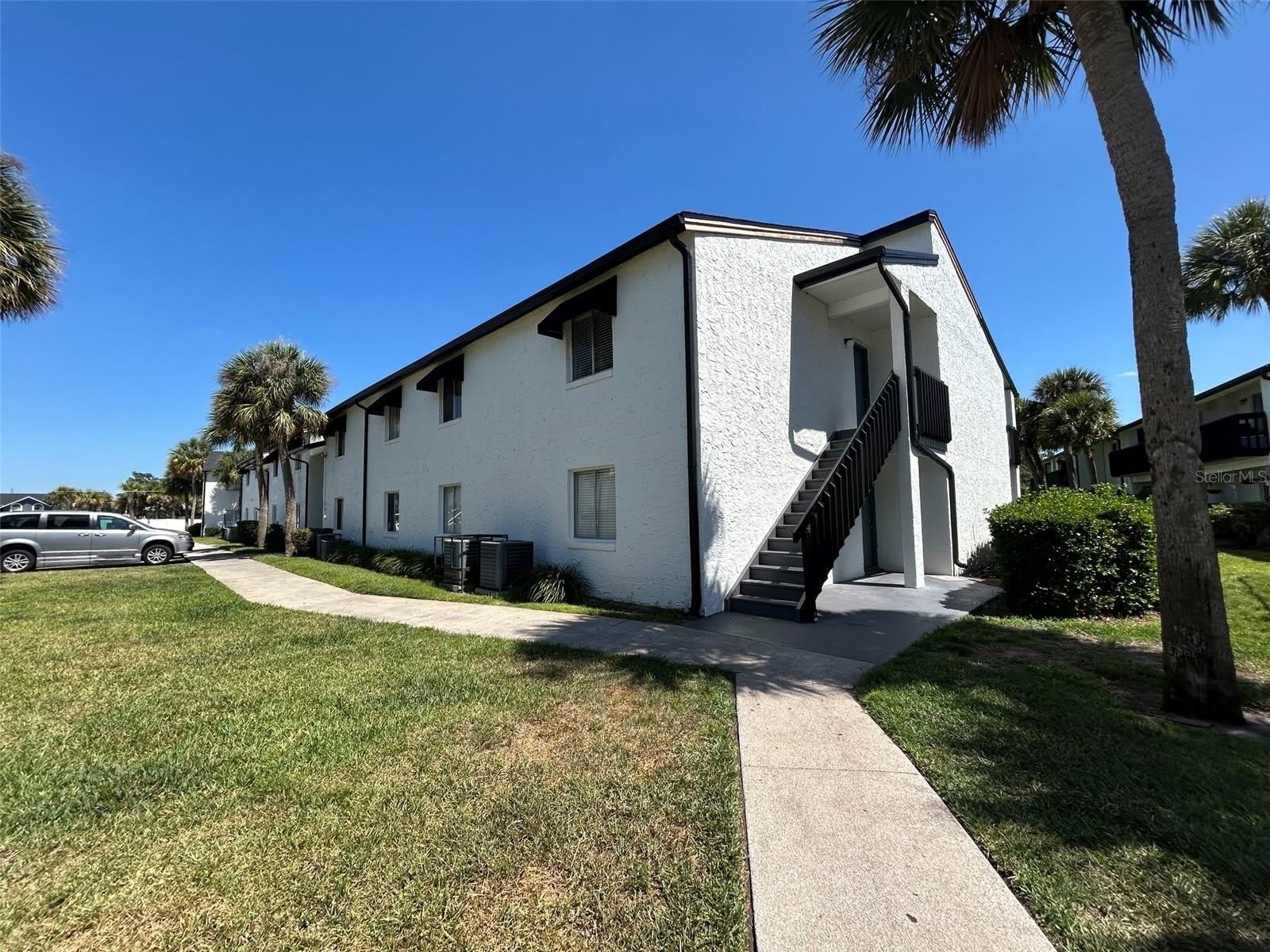 4405 S SEMORAN Boulevard – photo 1
