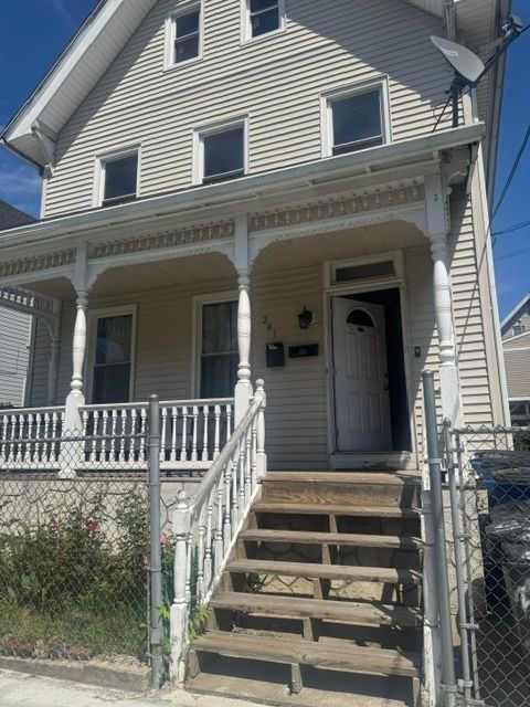 281 Lloyd St – photo 1