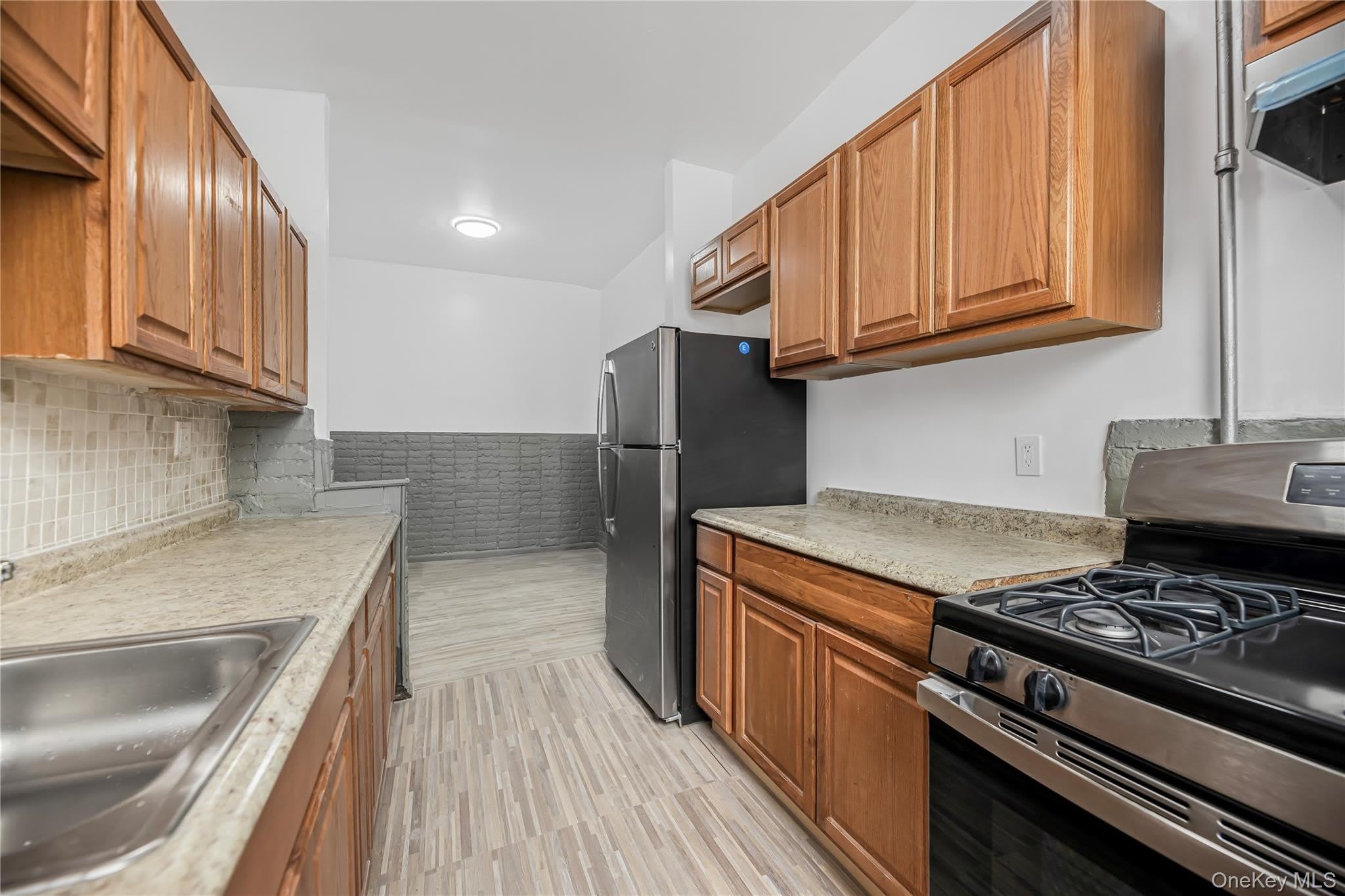 1260 Evergreen Avenue – photo 1