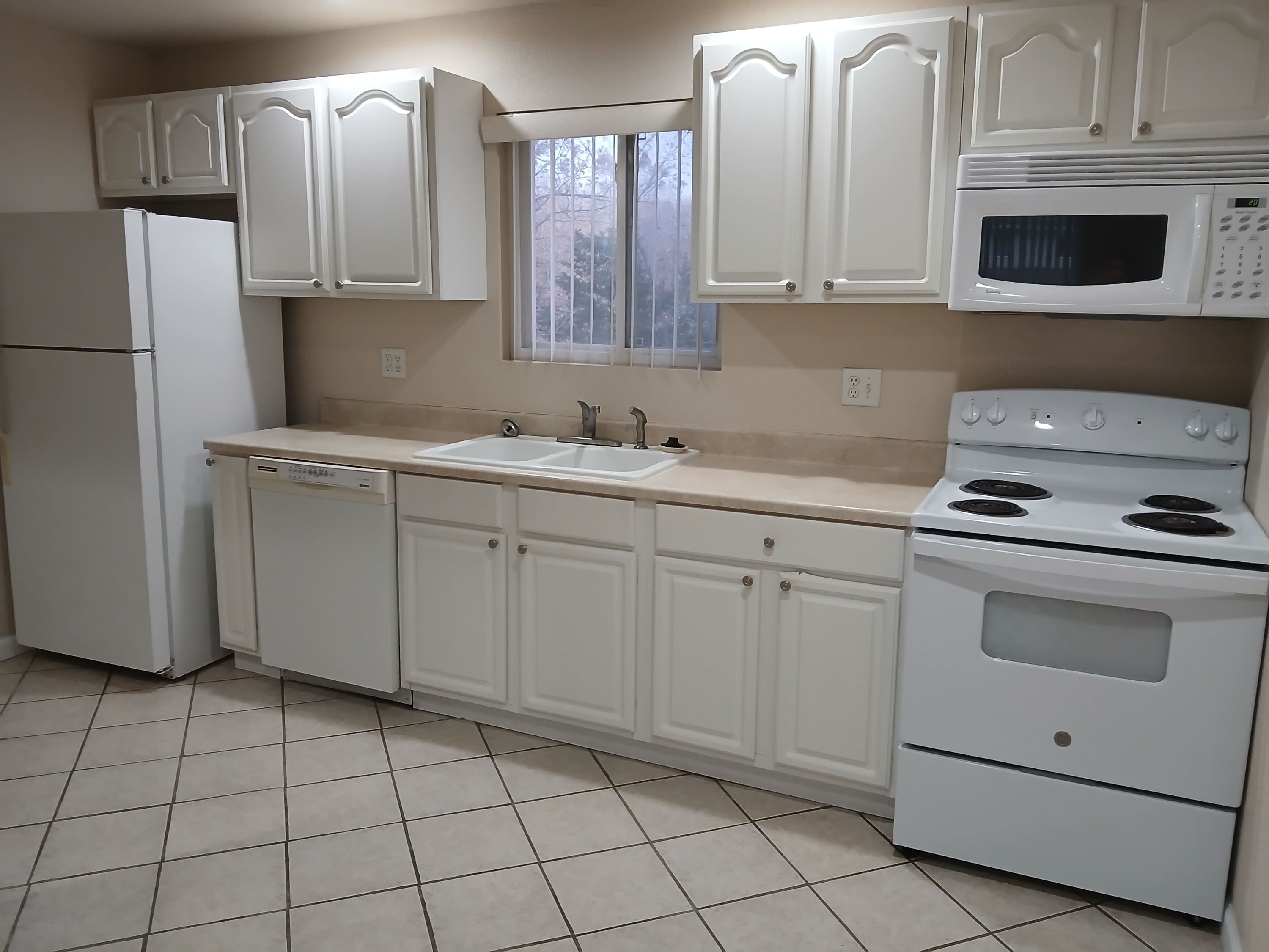 1100-4 Briarwood Rd – photo 1 of 21