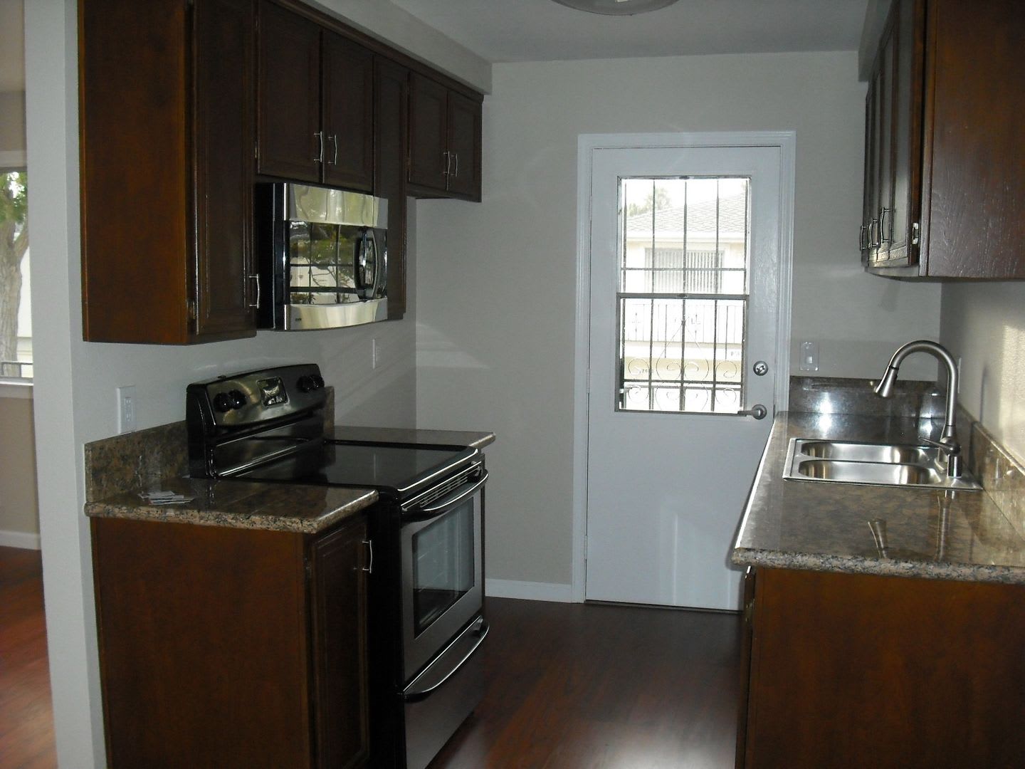 Nicely Upgraded Single level condominium – photo 1 of 7