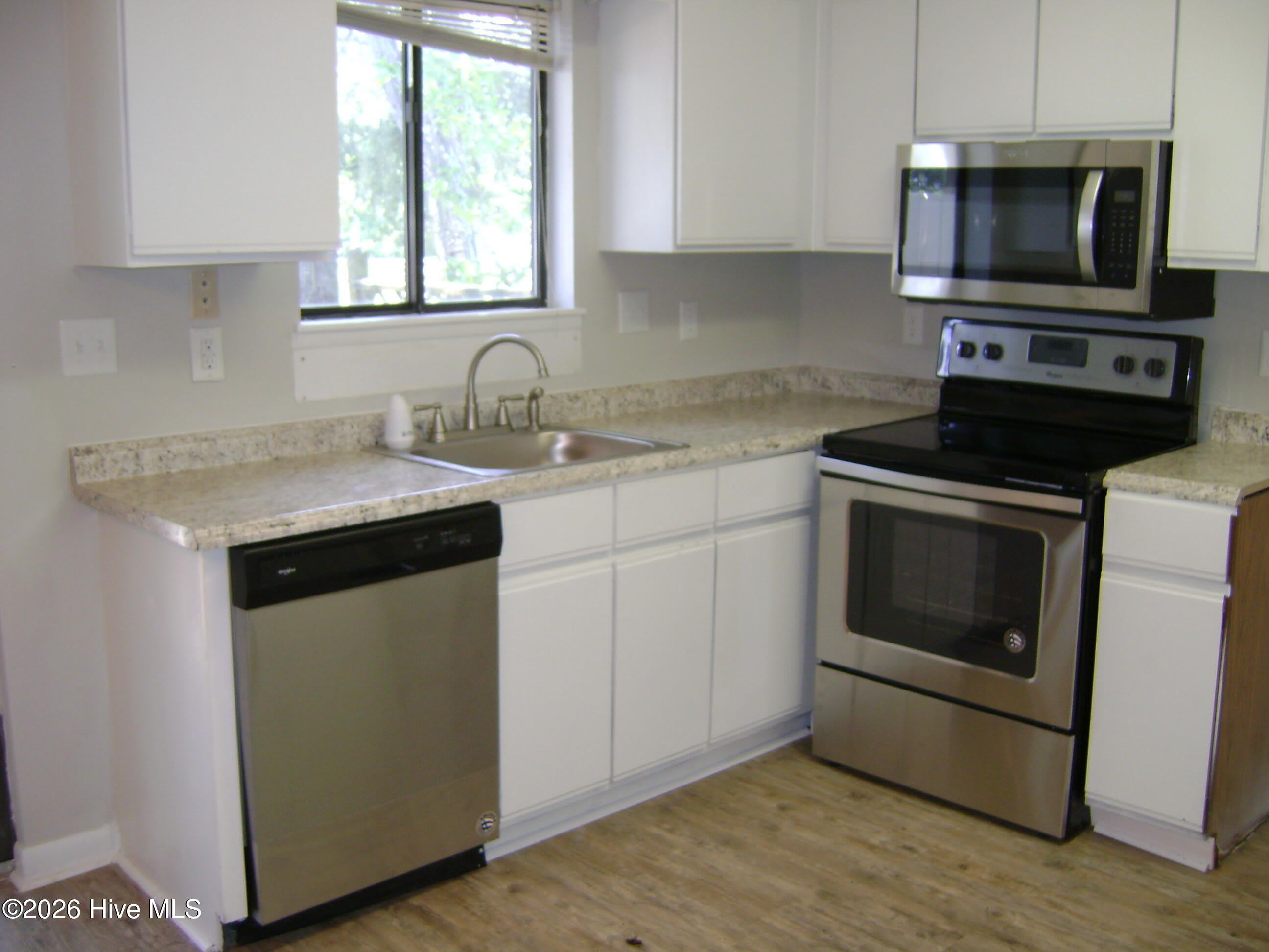 113 Bonner Avenue – photo 1 of 5