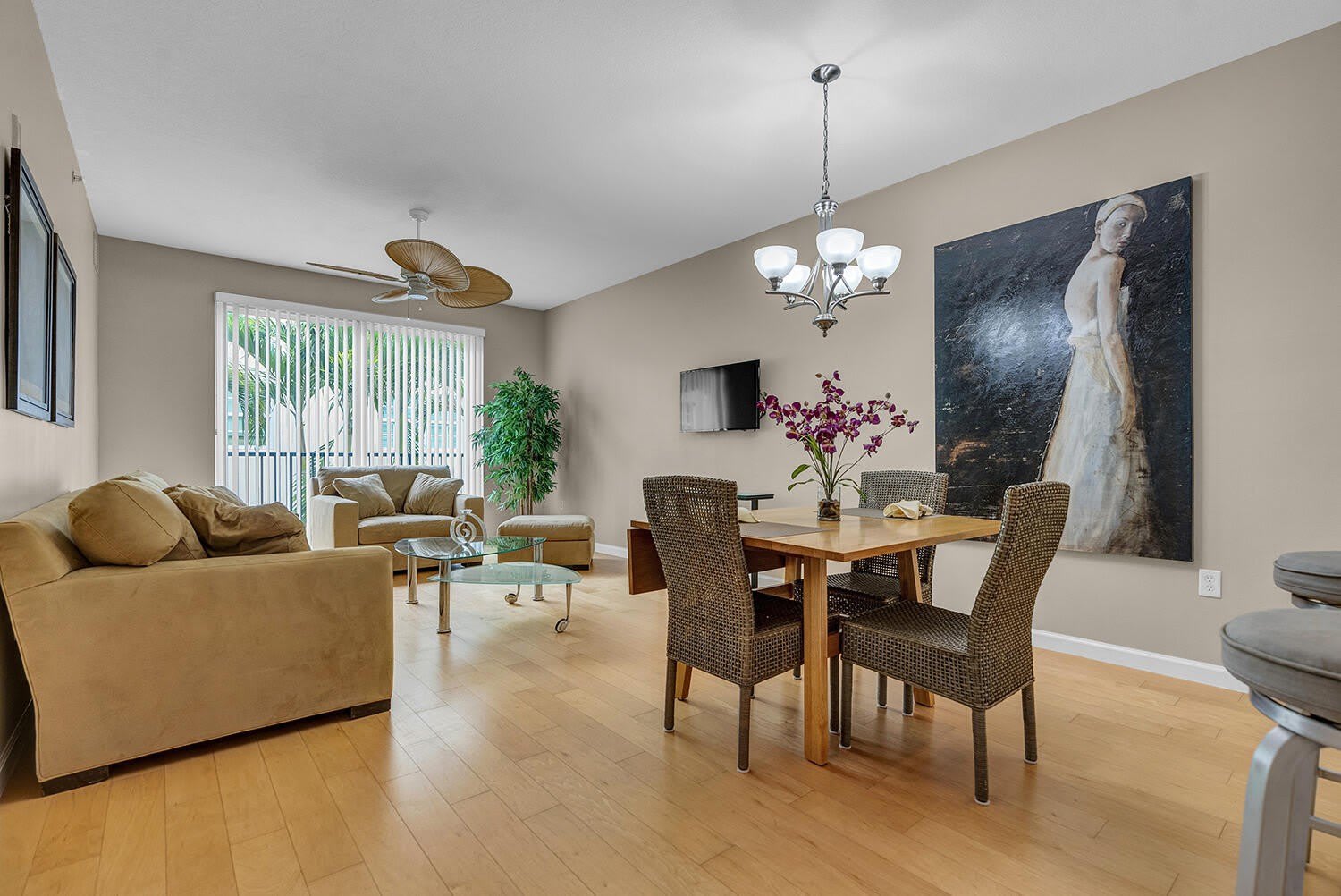 235 NE 1ST Street – photo 1