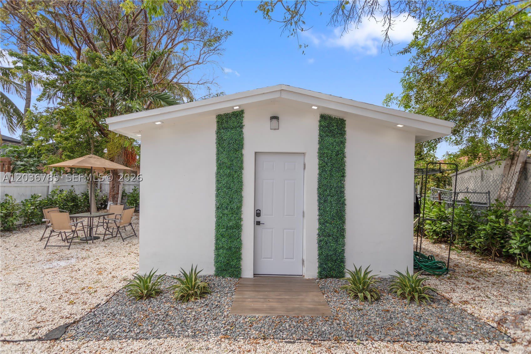 3016 NW 22nd Ct – photo 1