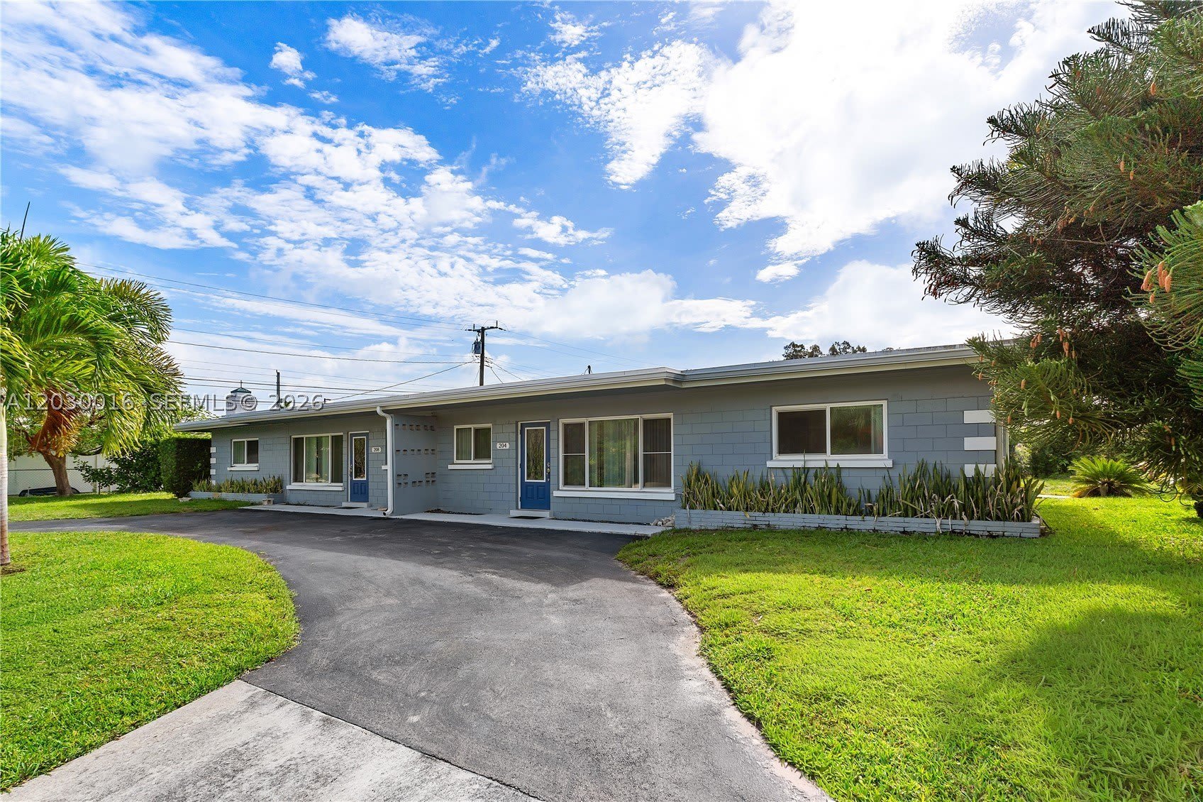 204 NW 1st St – photo 1 of 24