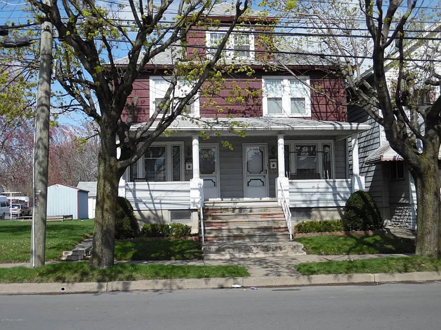 561 Northampton St Kingston, PA 18704 – photo 1 of 15