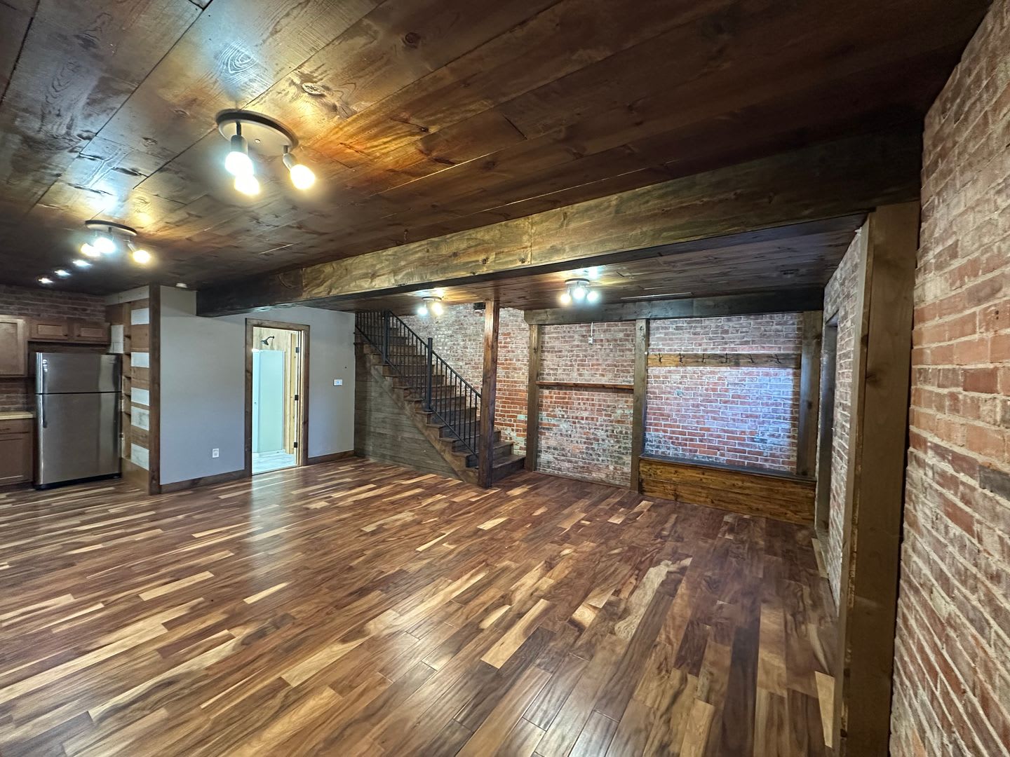 414 Wilson St – photo 1 of 10