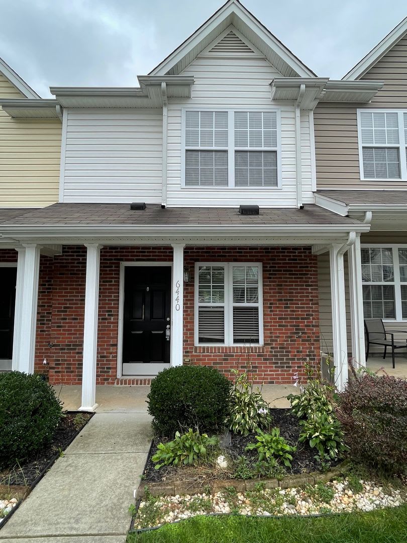 Townhouse / Whitsett – photo 1 of 11