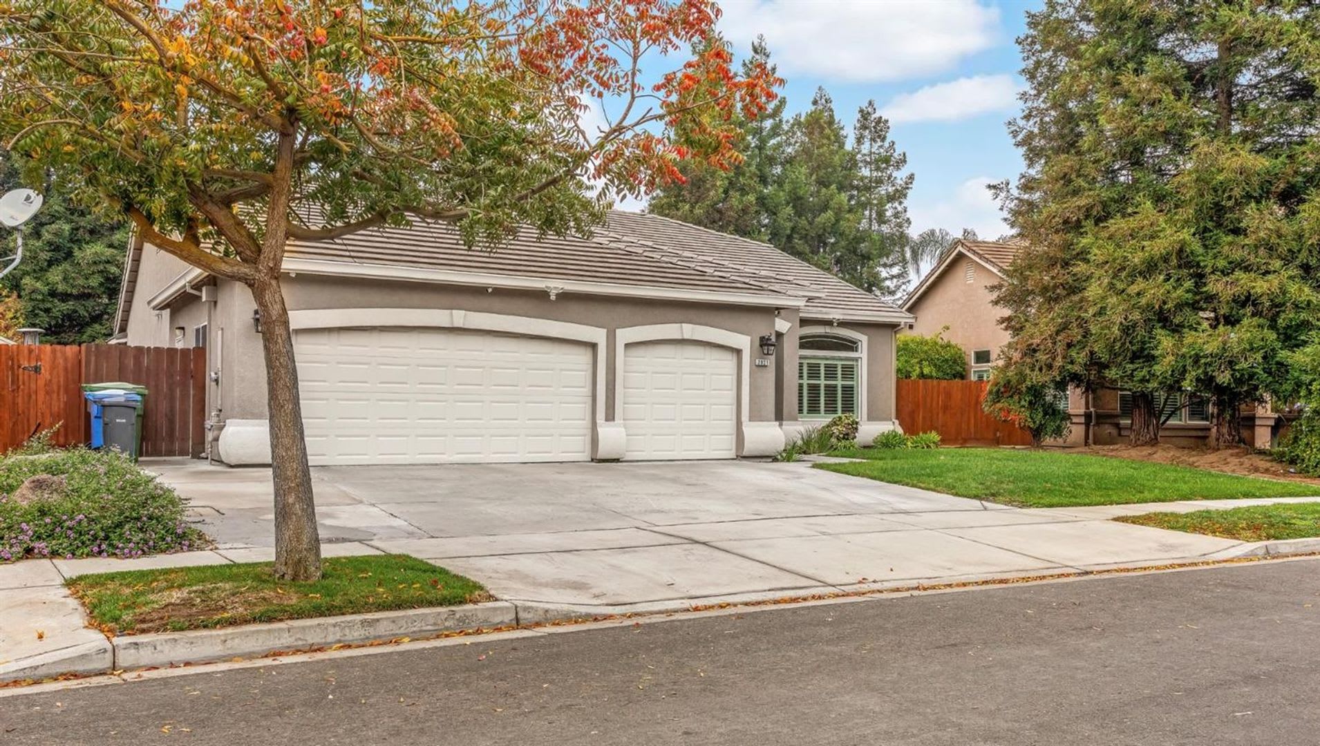 Stunning home in desirable Turlock Neighborhood – photo 1