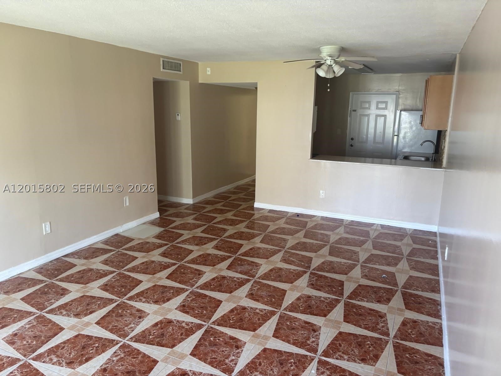 15205 Ne 6Th Ave – photo 1