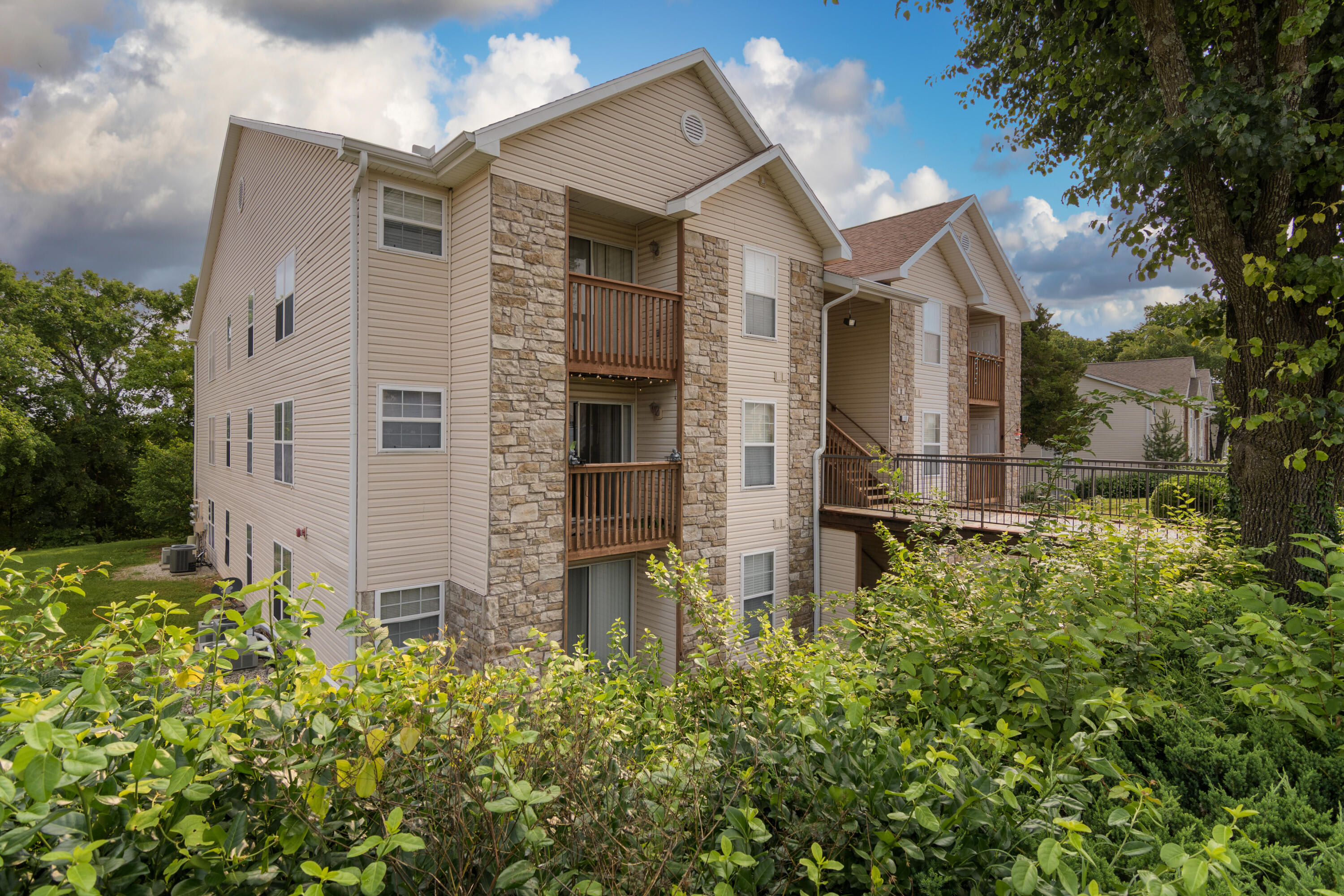 126 Vixen Cir – photo 1 of 82