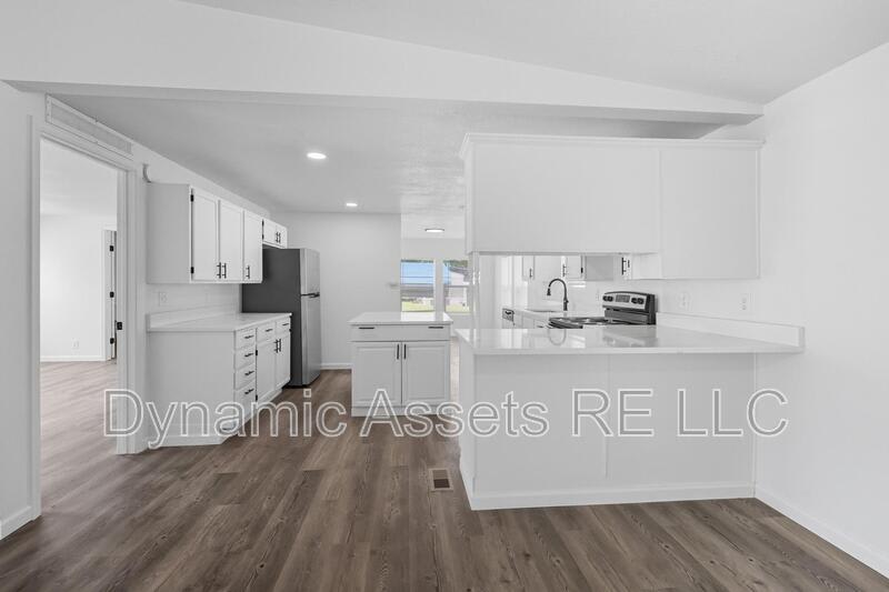 405 Falletti St – photo 1 of 38