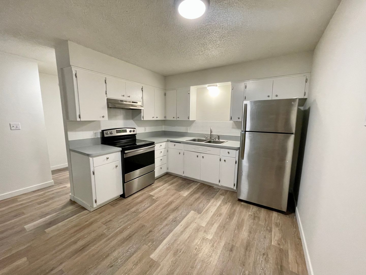 211 219 S Whipple Rd – photo 1 of 186