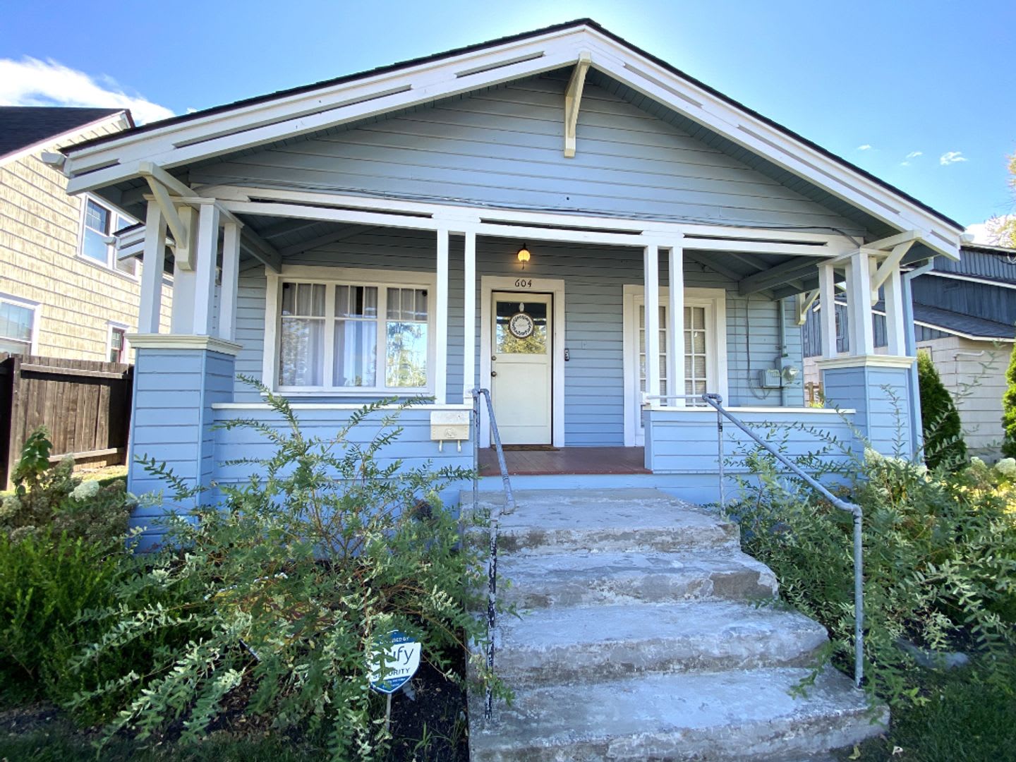 Craftsman Bungalow with Utilities – photo 1 of 17