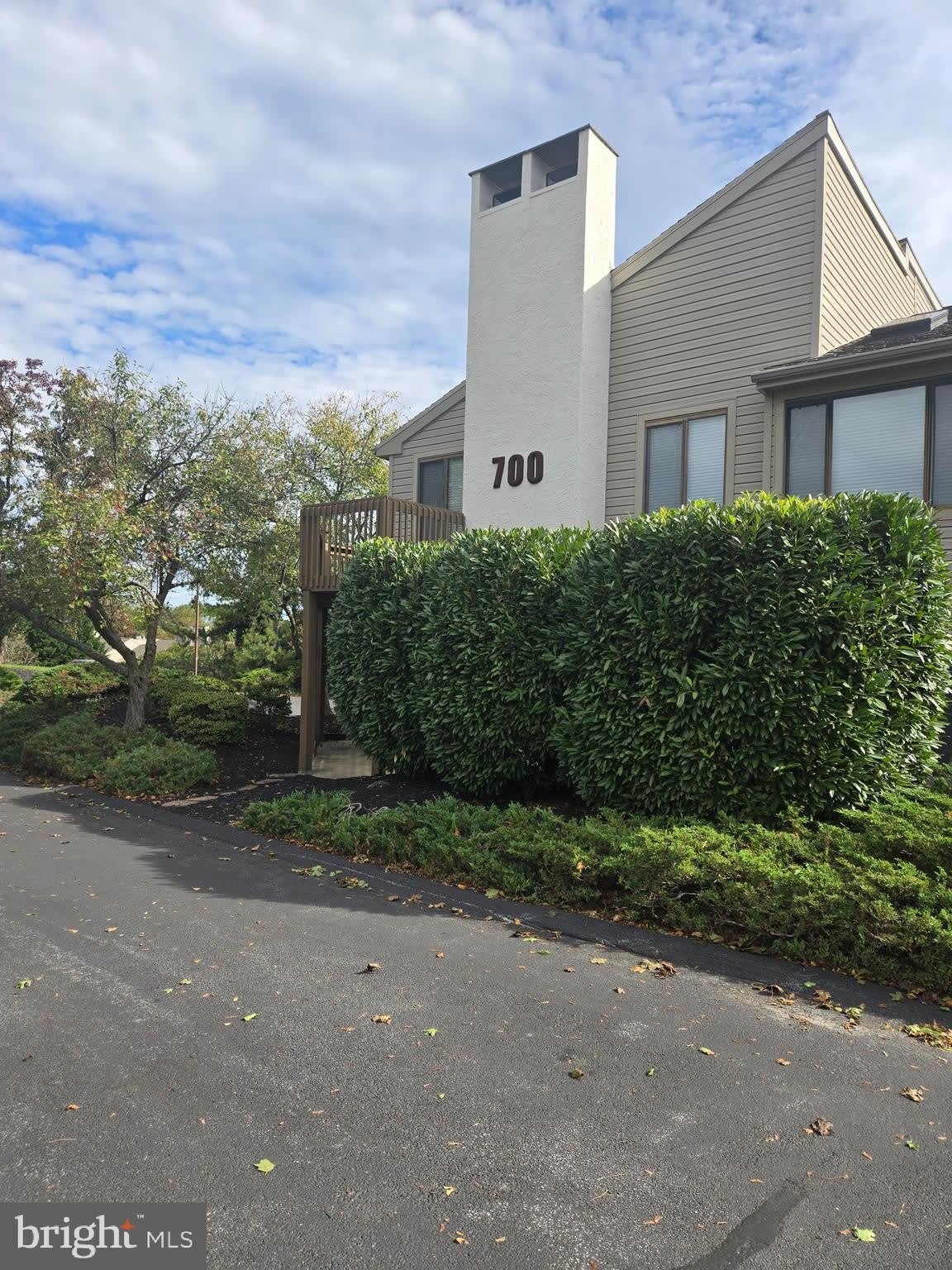 709 PRITCHARD Place – photo 1