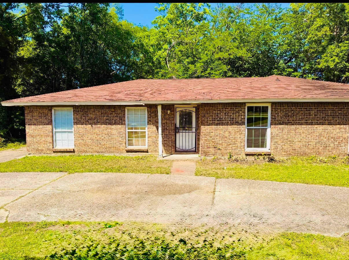 3633 Woodley Road – photo 1 of 202