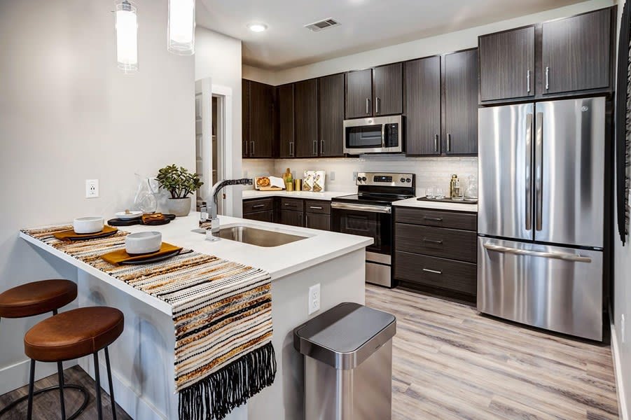 Icon Apartment Homes at Ferguson Farm – photo 1