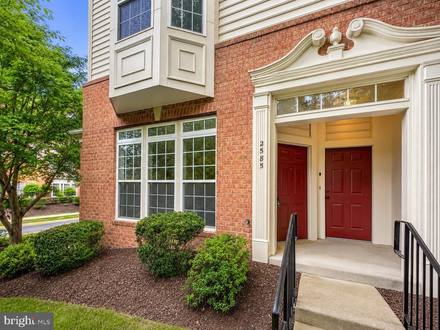 2585 EASTBOURNE Drive – photo 1 of 25