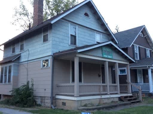 3 bedroom 1 bath single family home in northwest campus. – photo 1