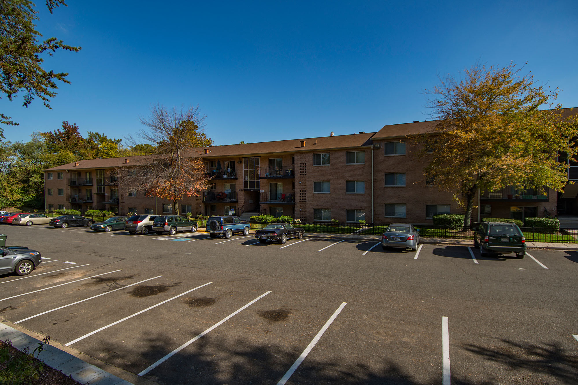 Glen Willow Apartments – photo 1 of 220