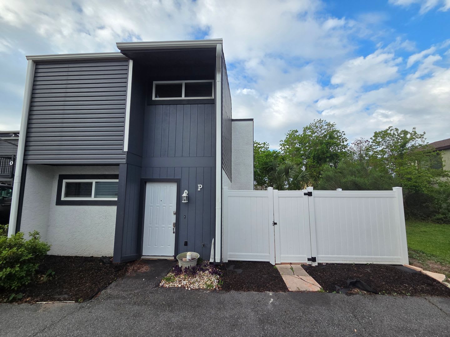Newly Renovated Townhome Near Grand Lagoon In Pcb Specail 1 2 Off 1St Month S Rent – photo 1 of 26